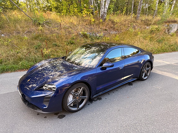 Porsche Taycan 8 of 28