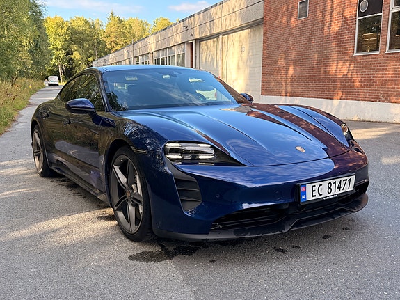 Porsche Taycan 2 of 28