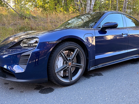Porsche Taycan 5 of 28