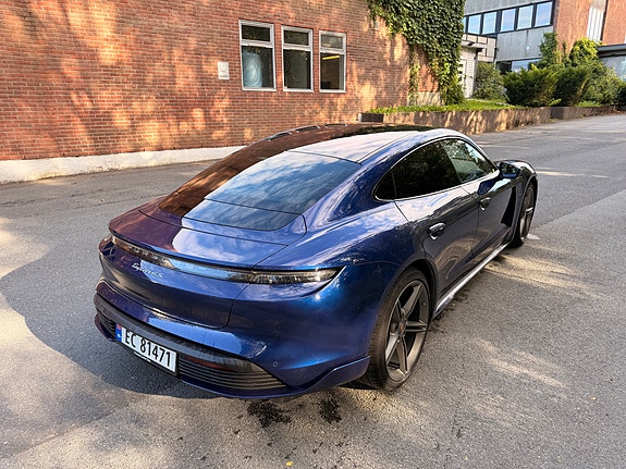 Porsche Taycan 17 of 28