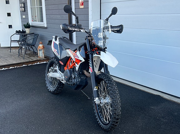 KTM 690 Enduro R 3 of 5