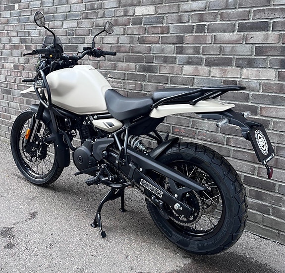 Royal Enfield Himalayan 452 9 of 12