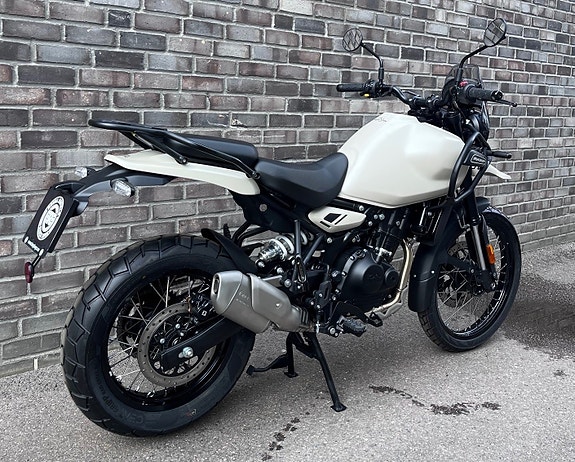Royal Enfield Himalayan 452 3 of 12