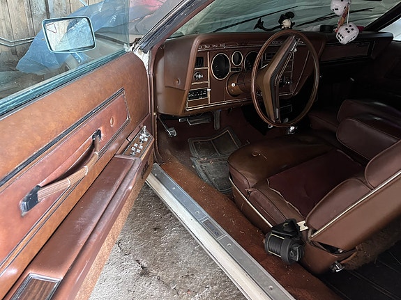 Ford Thunderbird 13 of 15