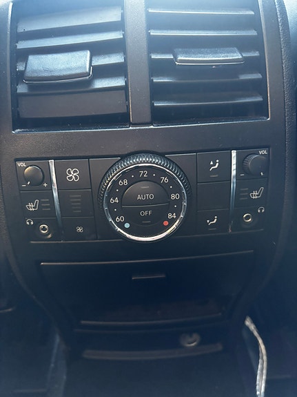 Mercedes-Benz ML63 17 of 22