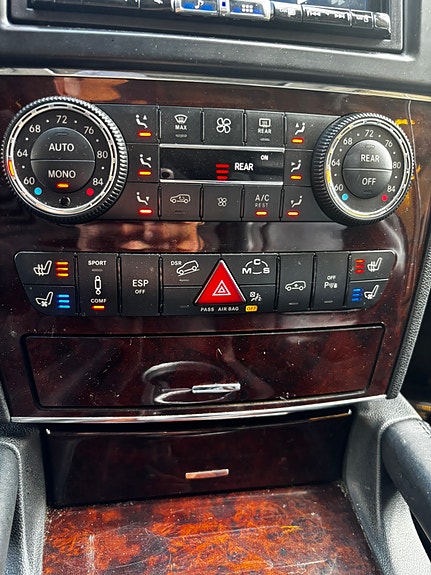 Mercedes-Benz ML63 16 of 22