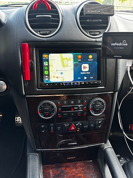 Mercedes-Benz ML63 15 of 22