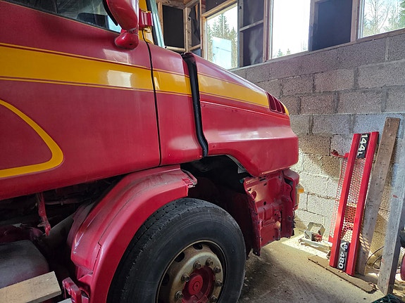 Scania T 144 3 of 30