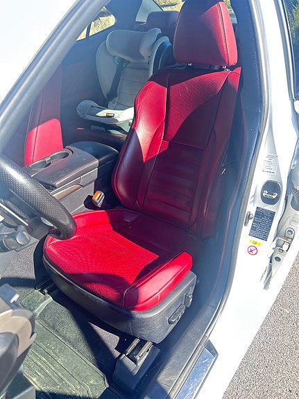 Lexus IS300h 10 of 15