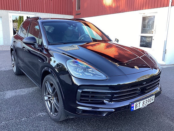 Porsche Cayenne 6 of 23