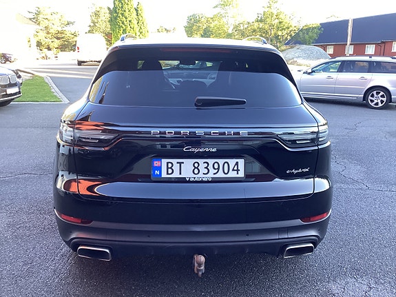 Porsche Cayenne 12 of 23