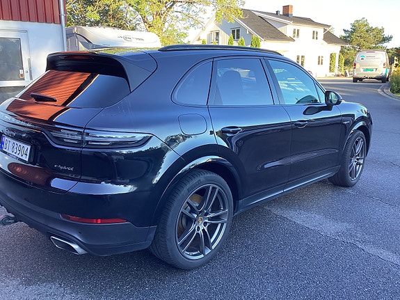 Porsche Cayenne 11 of 23