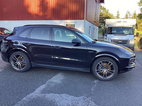 Porsche Cayenne 8 of 23