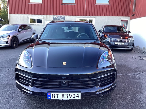 Porsche Cayenne 7 of 23