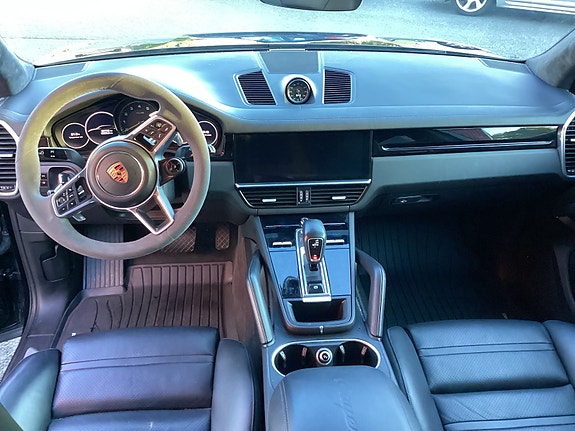 Porsche Cayenne 19 of 23