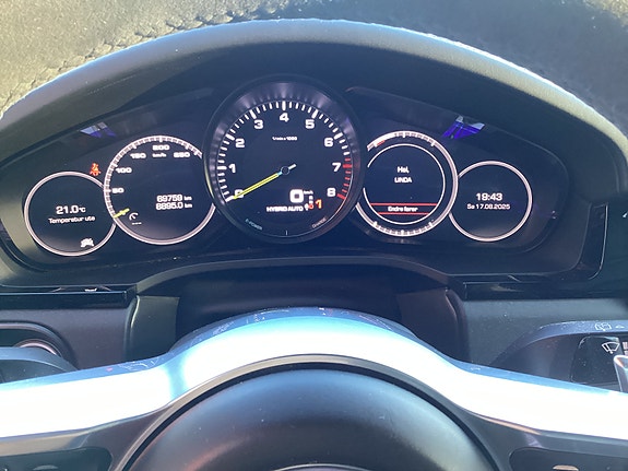 Porsche Cayenne 20 of 23