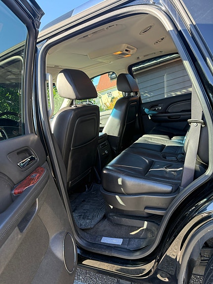Cadillac Escalade 12 of 30