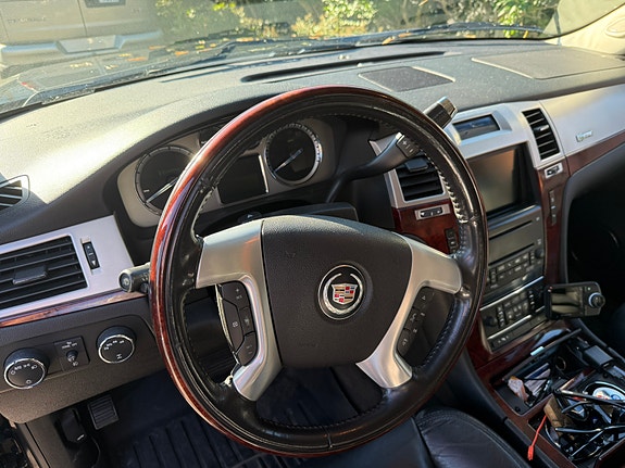 Cadillac Escalade 24 of 30