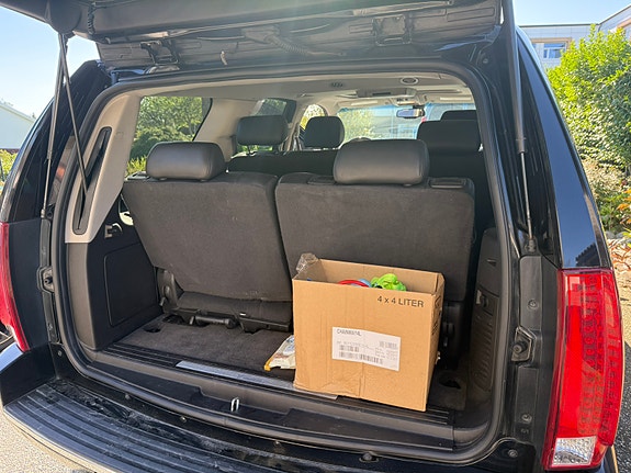 Cadillac Escalade 27 of 30