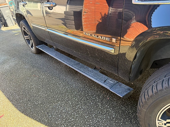 Cadillac Escalade 30 of 30