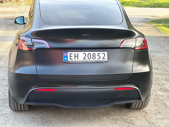 Tesla Model Y 29 of 30