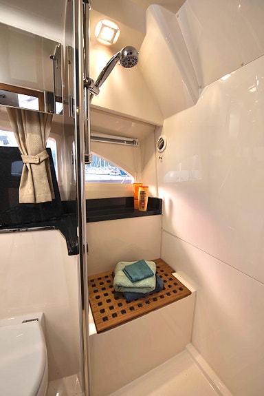 2022 - Marex 360 CC - 2 x Mercury Diesel 3,0L 270 SD +Joystick- ca 500 Gangtimer 19 of 23