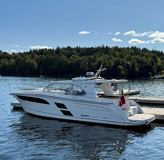 2022 - Marex 360 CC - 2 x Mercury Diesel 3,0L 270 SD +Joystick- ca 500 Gangtimer 2 of 23