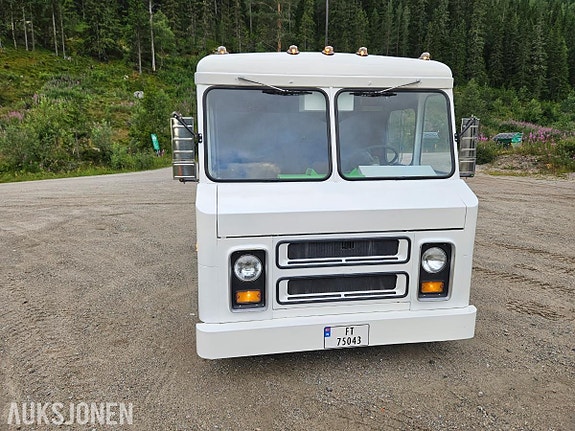 GMC Andre 2 of 10