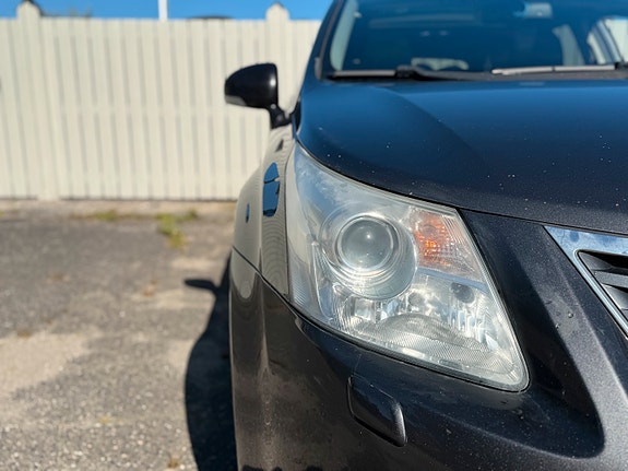 Toyota Avensis 4 of 5