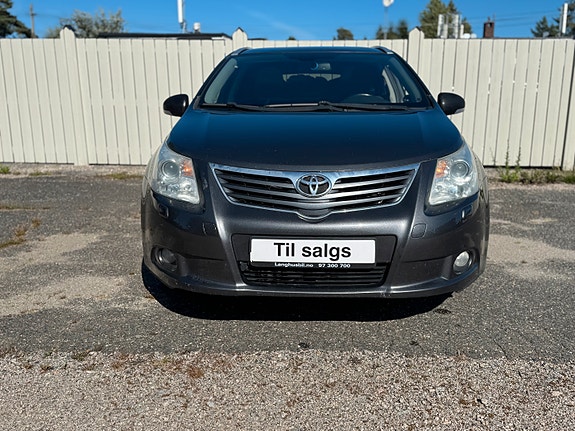 Toyota Avensis 5 of 5