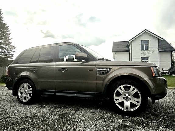 Land Rover Range Rover Sport 3 of 5