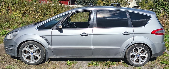 Ford S-MAX 7 of 15