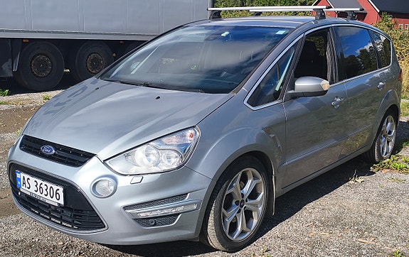 Ford S-MAX 2 of 15