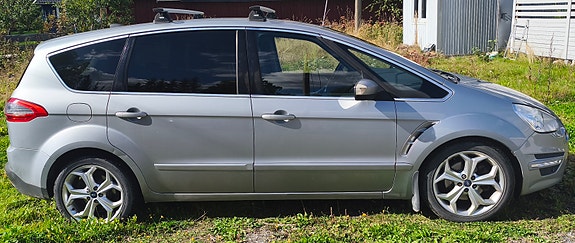 Ford S-MAX 8 of 15