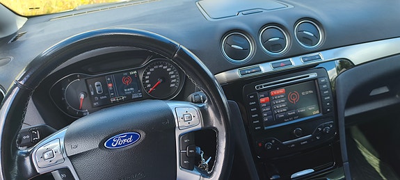 Ford S-MAX 10 of 15