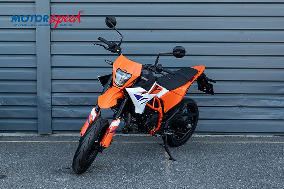 KTM 390 SMC R 4 of 5