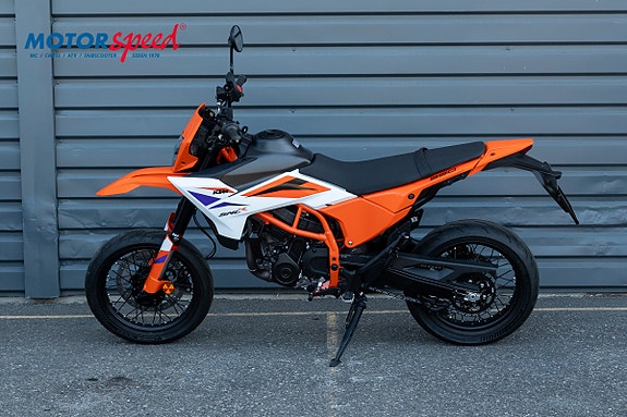 KTM 390 SMC R 5 of 5