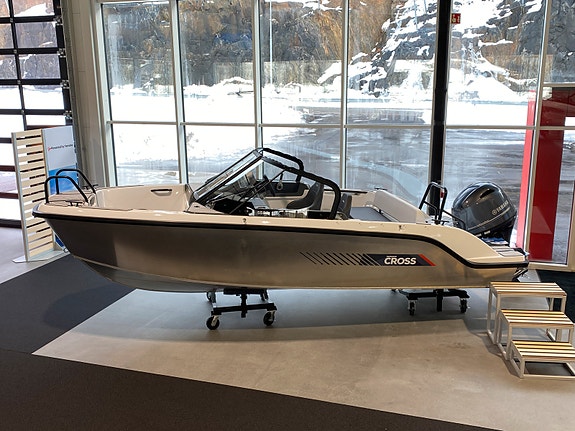 Yamarin Cross 55 Bow Rider