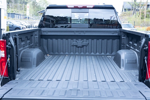 Chevrolet Silverado 1500 8 of 15