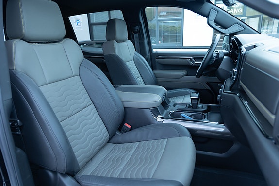 Chevrolet Silverado 1500 9 of 15