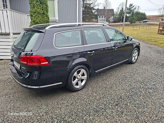 Volkswagen Passat 10 of 23