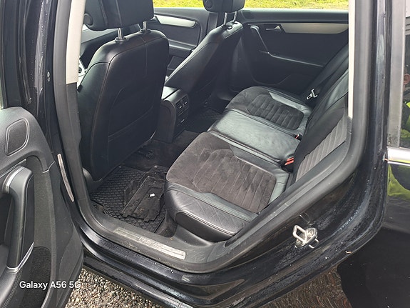 Volkswagen Passat 18 of 23