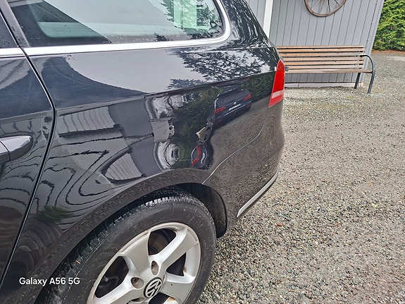 Volkswagen Passat 7 of 23