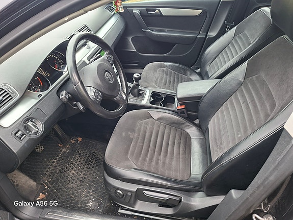 Volkswagen Passat 20 of 23