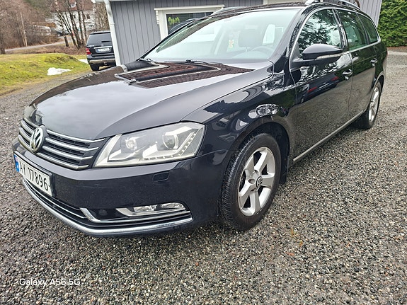 Volkswagen Passat 2 of 23
