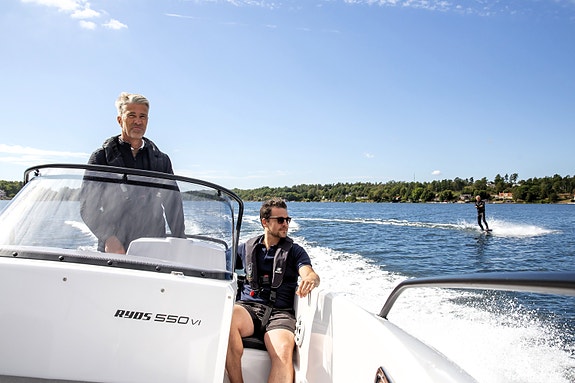 Utstillingsbåt! Ryds 550VI Mid C med Yamaha 80hk - romslig senterkonsoll 2 of 23
