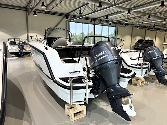 Utstillingsbåt! Ryds 550VI Mid C med Yamaha 80hk - romslig senterkonsoll 11 of 23