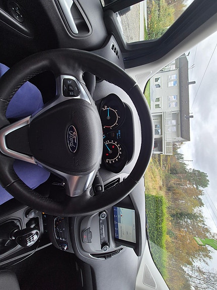 Ford Transit Courier 6 of 8