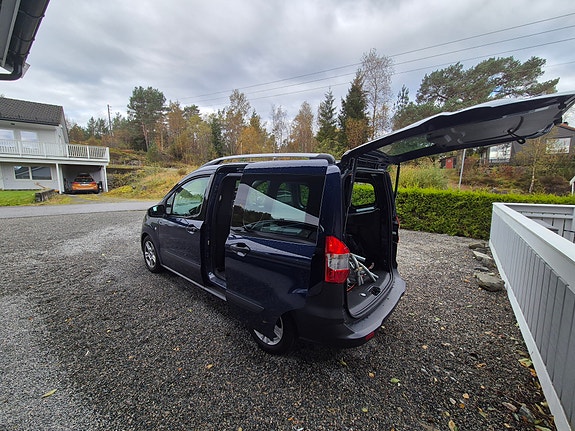Ford Transit Courier 5 of 8