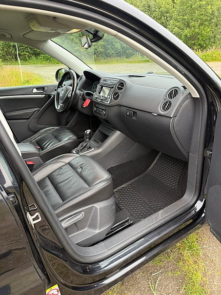 Volkswagen Tiguan 10 of 13